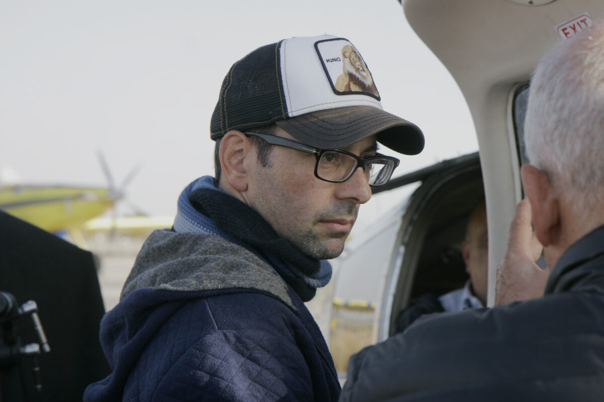 „Znaleźliśmy małe lądowisko z pozostawionymi tu i ówdzie kilkoma starymi samolotami”. Lior Chefetz o filmie „Podniebni jeźdźcy”